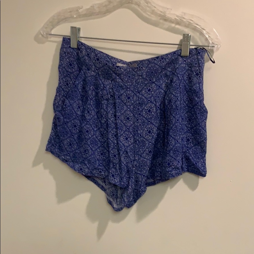 ❤️ Shorts - Picture 2 of 3